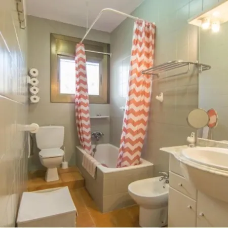 Casa Familiar Con Piscina Privada